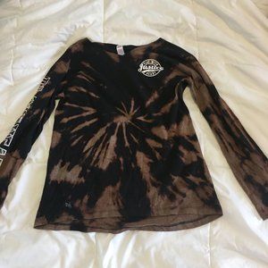 black bleach dyes shirt